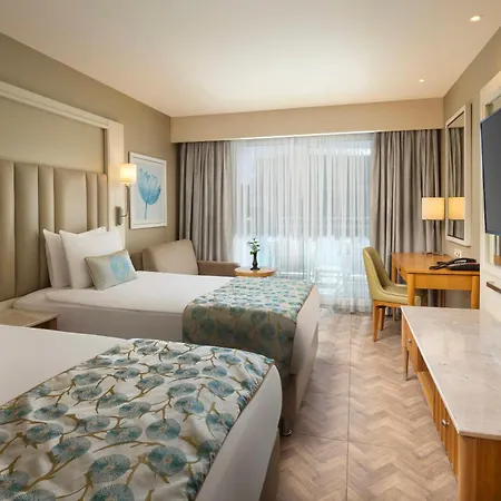 Ośrodek wypoczynkowy Titanic Deluxe Lara Antalya