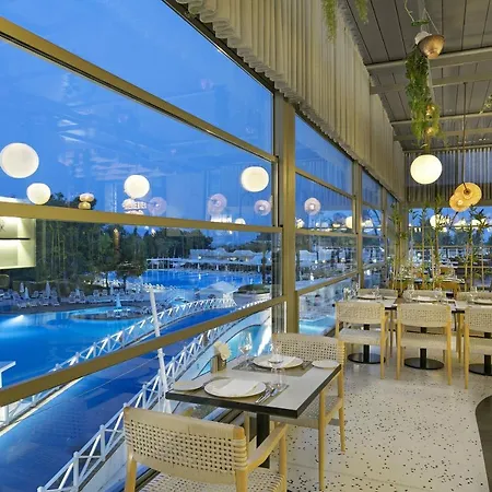 拉腊海滩泰坦尼克号酒店 度假村 5*