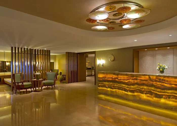 Titanic Deluxe Lara 5*