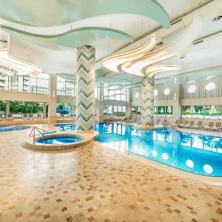 Курортный комплекс Titanic Deluxe Lara 5*