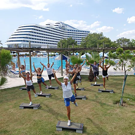 منتجع Titanic Deluxe Lara 5*