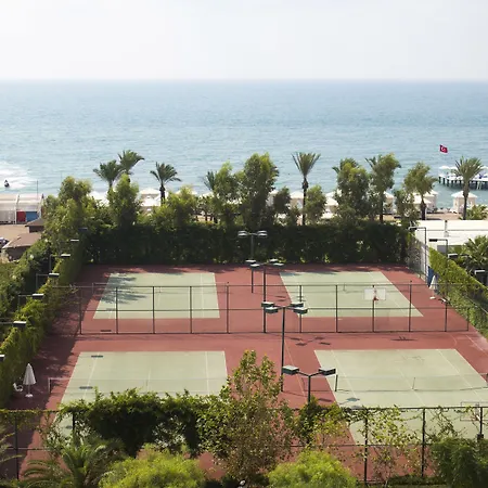 Titanic Deluxe Lara 5*