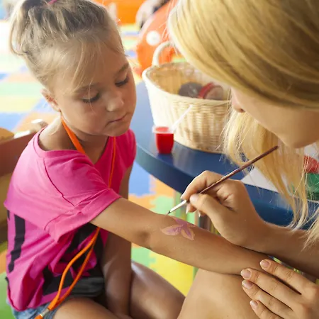 Titanic Deluxe Lara منتجع