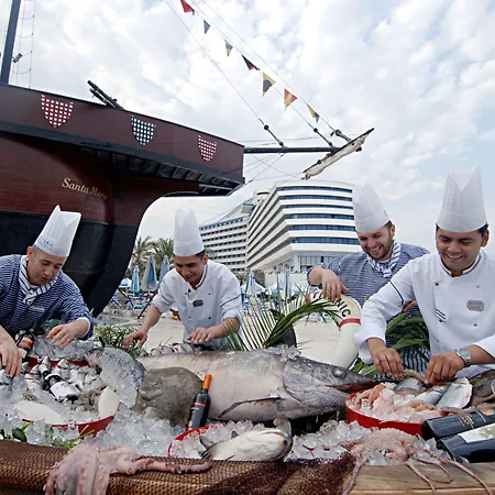 Titanic Deluxe Lara منتجع