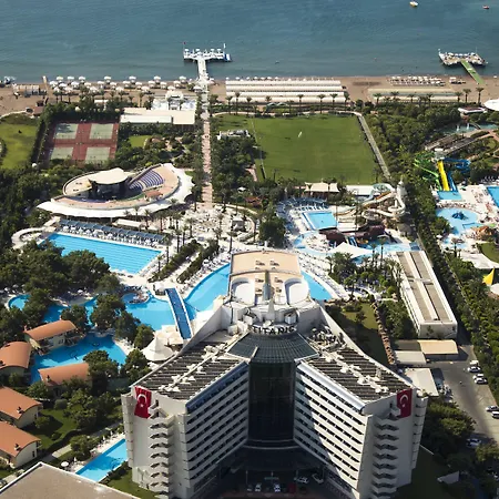 Titanic Deluxe Lara 5*