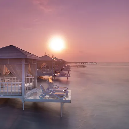 Titanic Deluxe Lara منتجع 5*